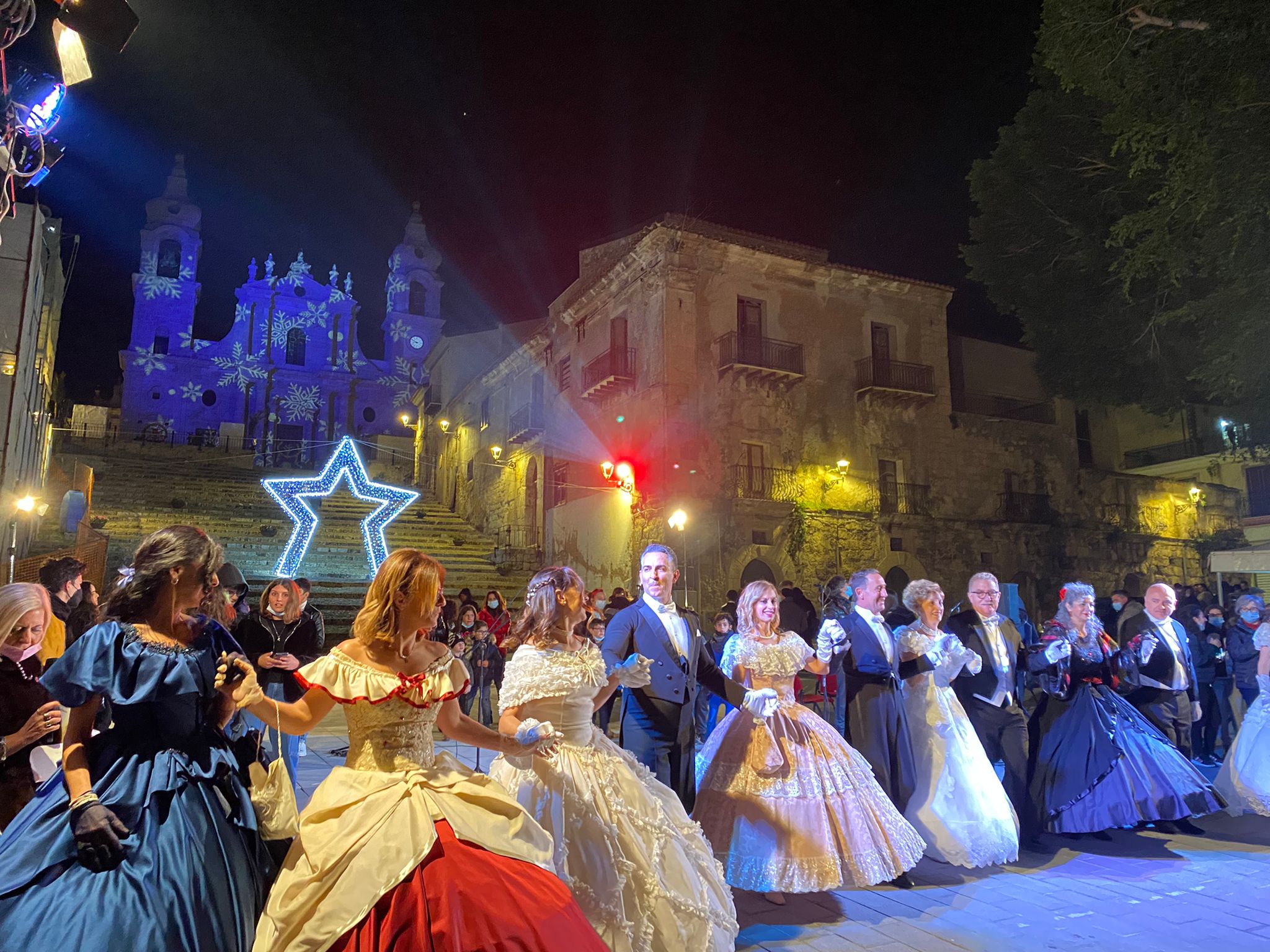 Al momento stai visualizzando Il ballo del Gattopardo illumina Palma