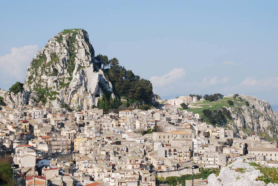 Al momento stai visualizzando Caltabellotta: storia e autenticità siciliana